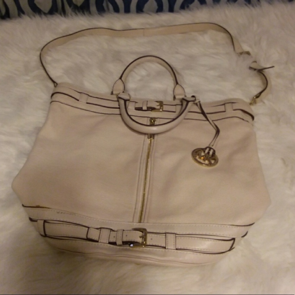 MARKDOWN - Michael Kors Kingsbury bucket bag - Picture 2 of 9